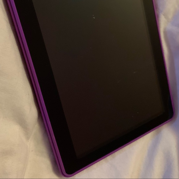 RCA Voyager 8GB 7in QuadCore Purple Android Tablet - Picture 8 of 9